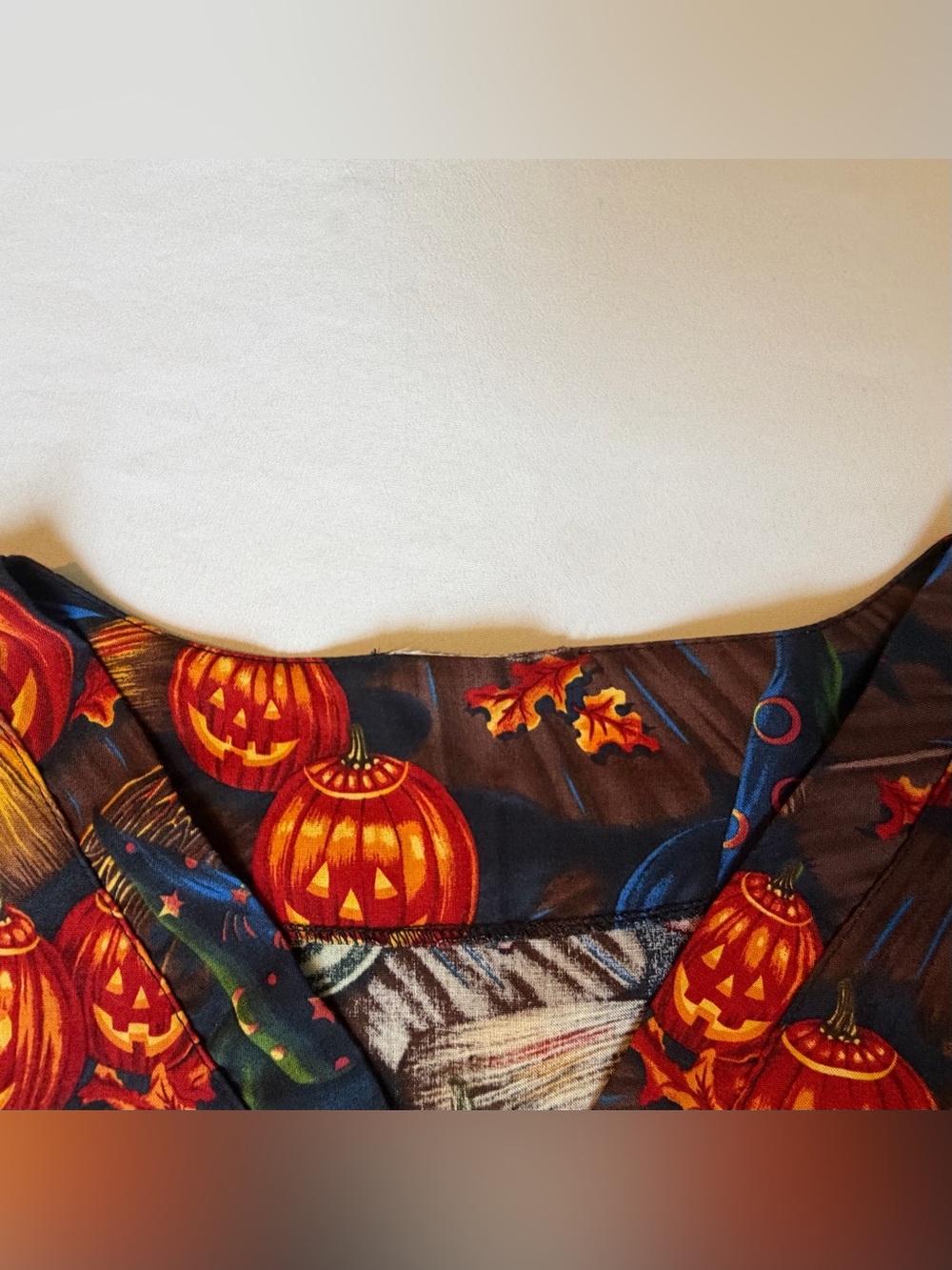 VTG Halloween Scrub Top Jack O Lantern Pumpkins Witch Hats Short Sleeve Size 4X - Picture 8 of 16